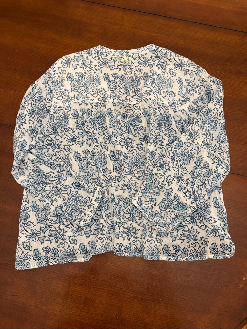 Roller Rabbit Top Size XL - Picture 2 of 5